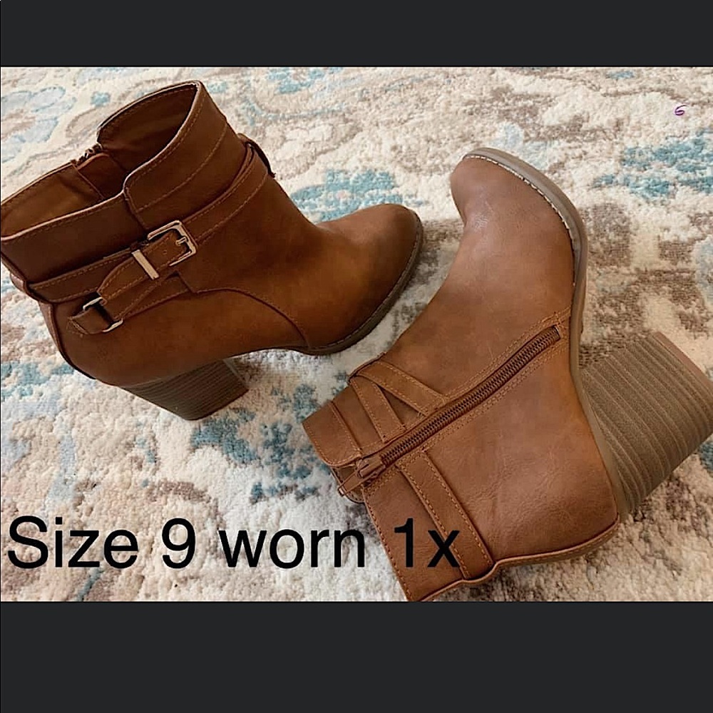 Brown Bootie ~ Size 9